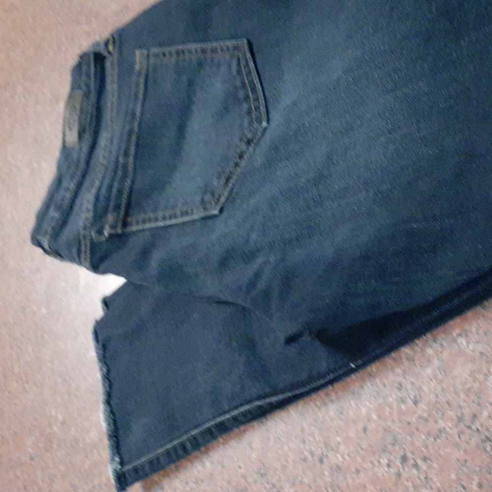 Sofia Vergara skinny ankle dark wash Jean's  size 8 brand new!
